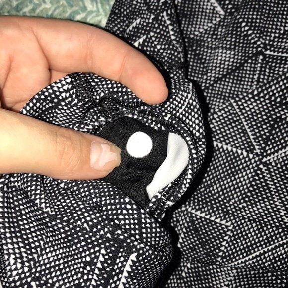 Lululemon leggings geometric - Picture 3 of 4